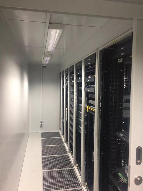 弱电同行分享的机房工程建设施工图片